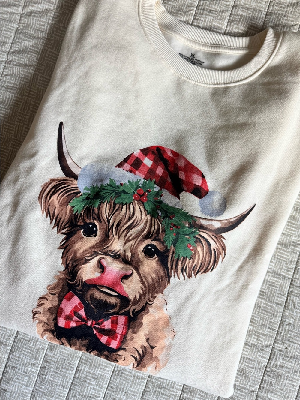 NWT Holiday Highland Cow Graphic Sweatshirt - size XL